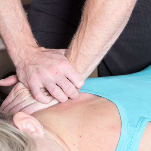 shoulder-pain-relief-Symmetry-Chiropractic-and-Physical-Therapy-Duluth-Rosemount-St-Louis-Osseo-MN